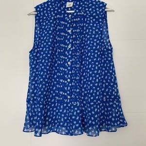 Blue light weight sleeveless blouse
